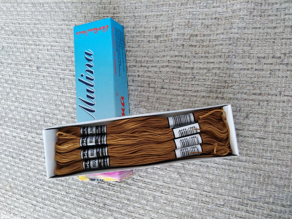 Příze na vyšívání Mulina - Ariadna tmavá hnědozlatá 1729