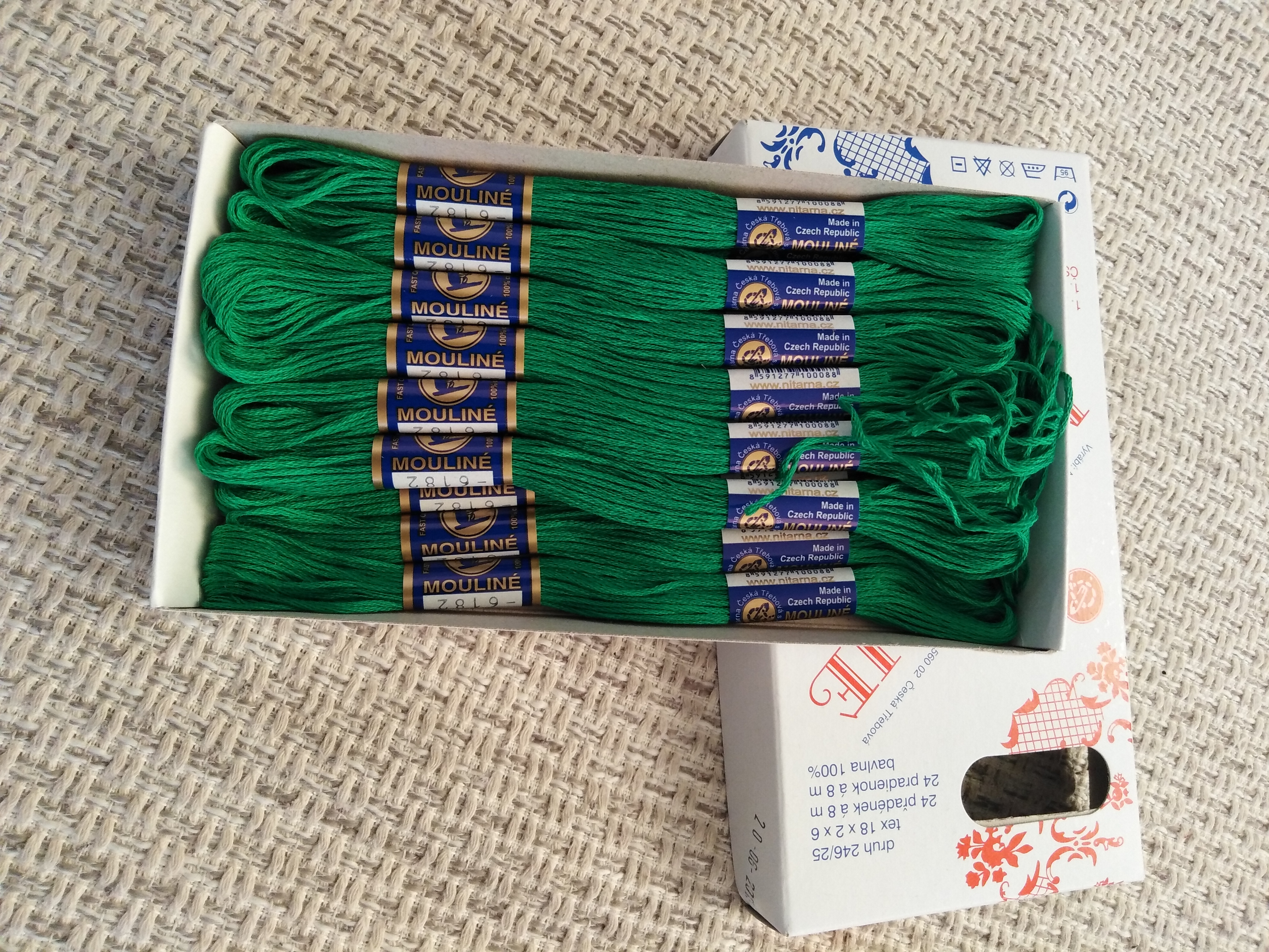 Příze na vyšívání Mouline trávová zeleň 6182