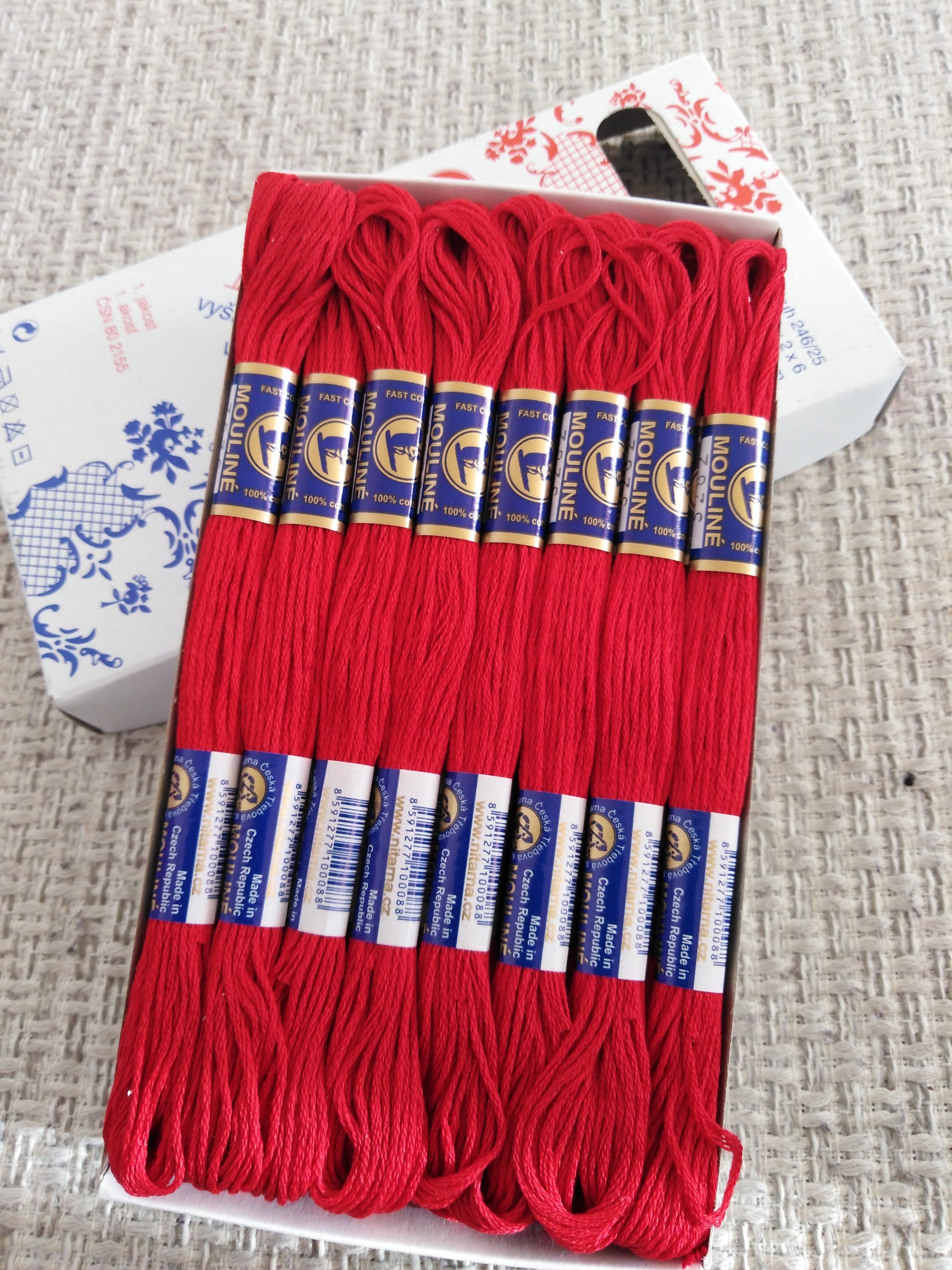 Příze na vyšívání Mouline tmavě červená 3282