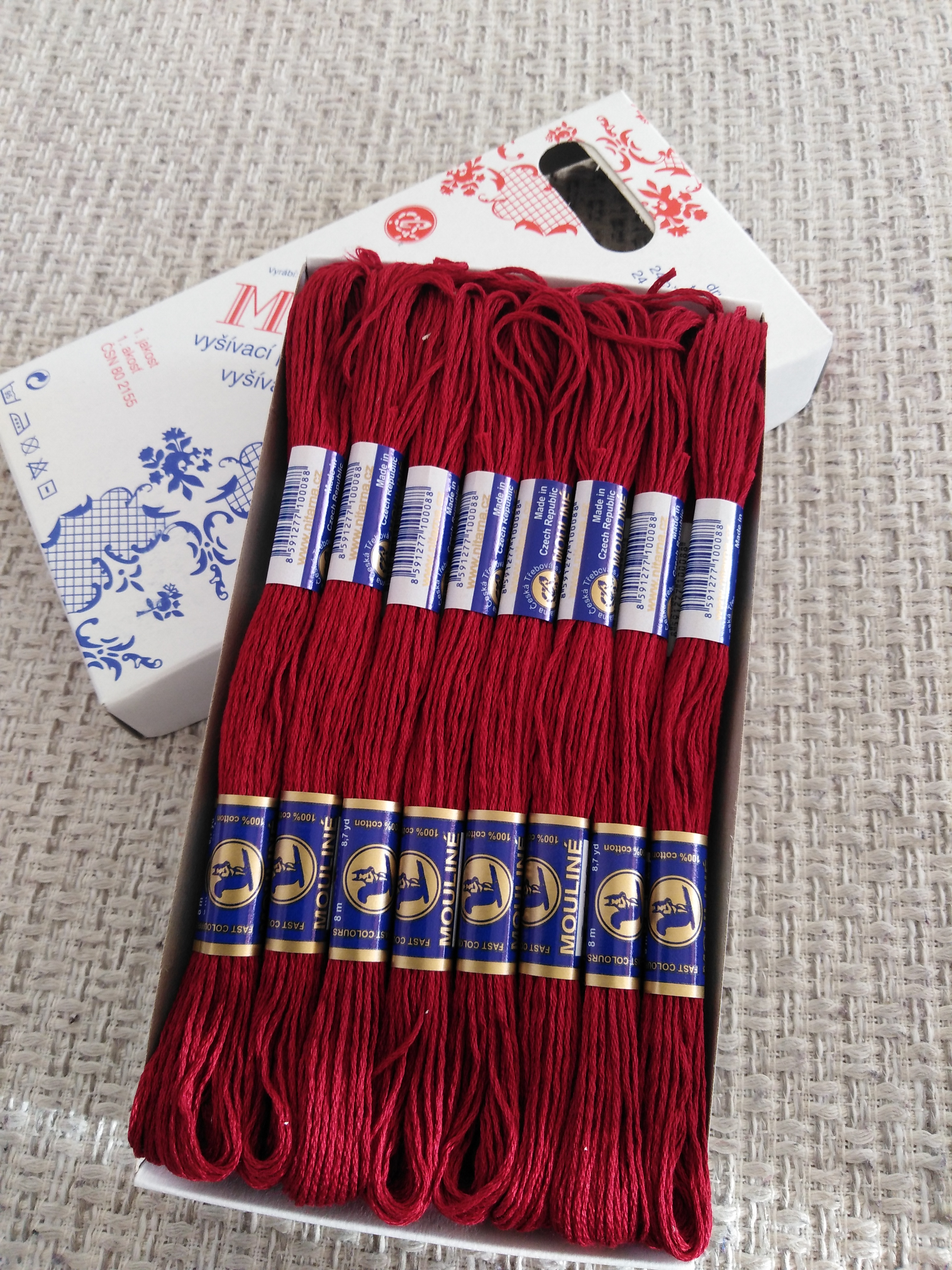 Příze na vyšívání Mouline tmavě vínová 3492