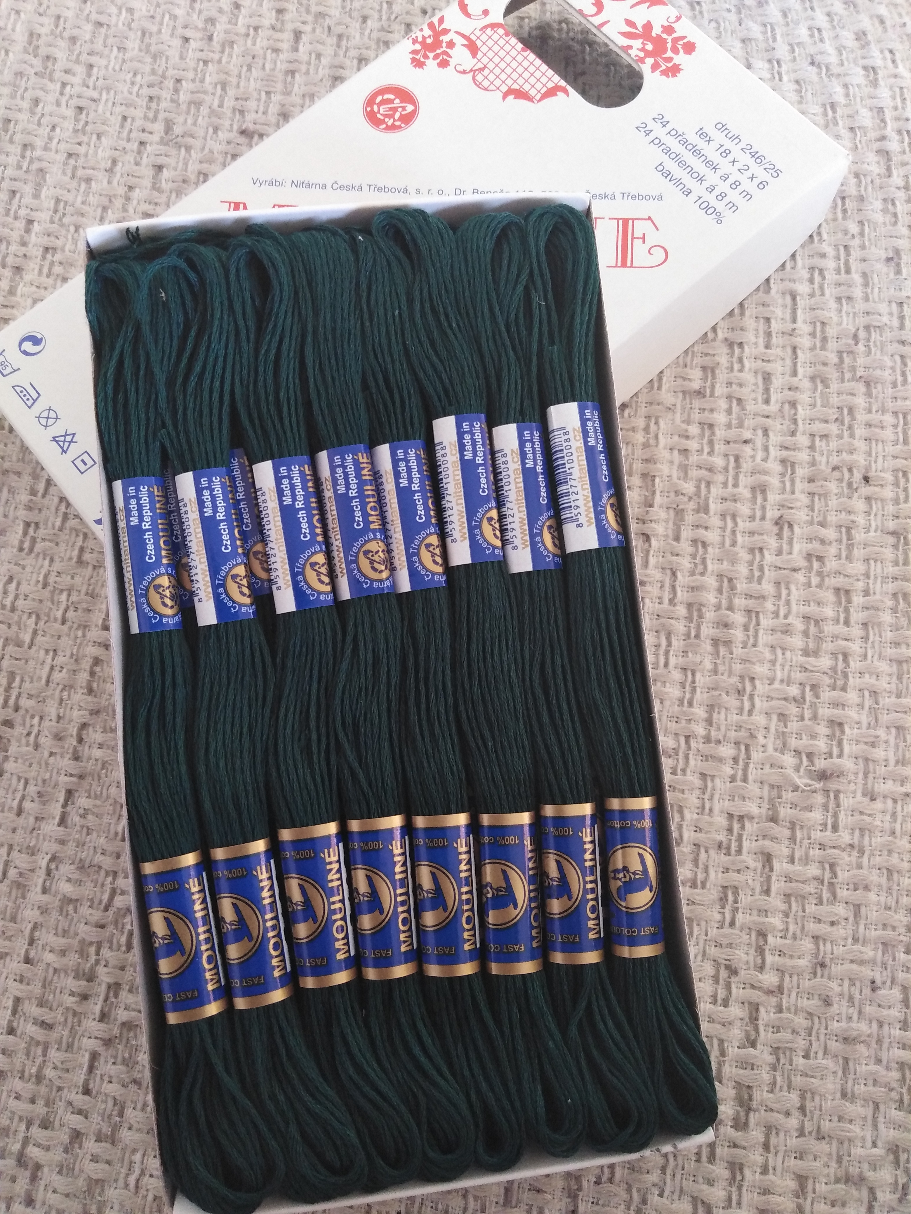 Příze na vyšívání Mouline temně zelená 6892