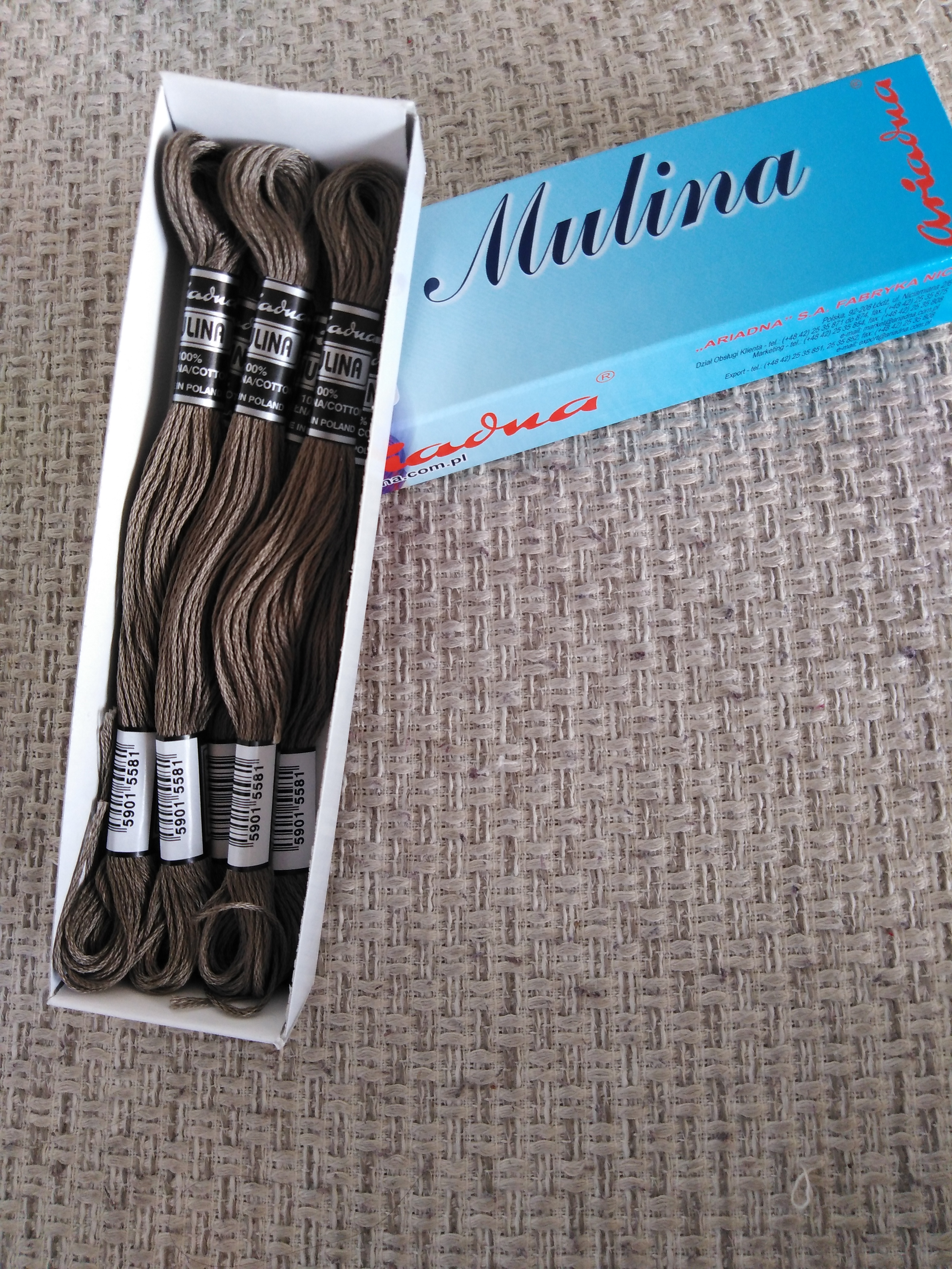Příze na vyšívání Mulina - Ariadna tmavá šedohnědá 1812