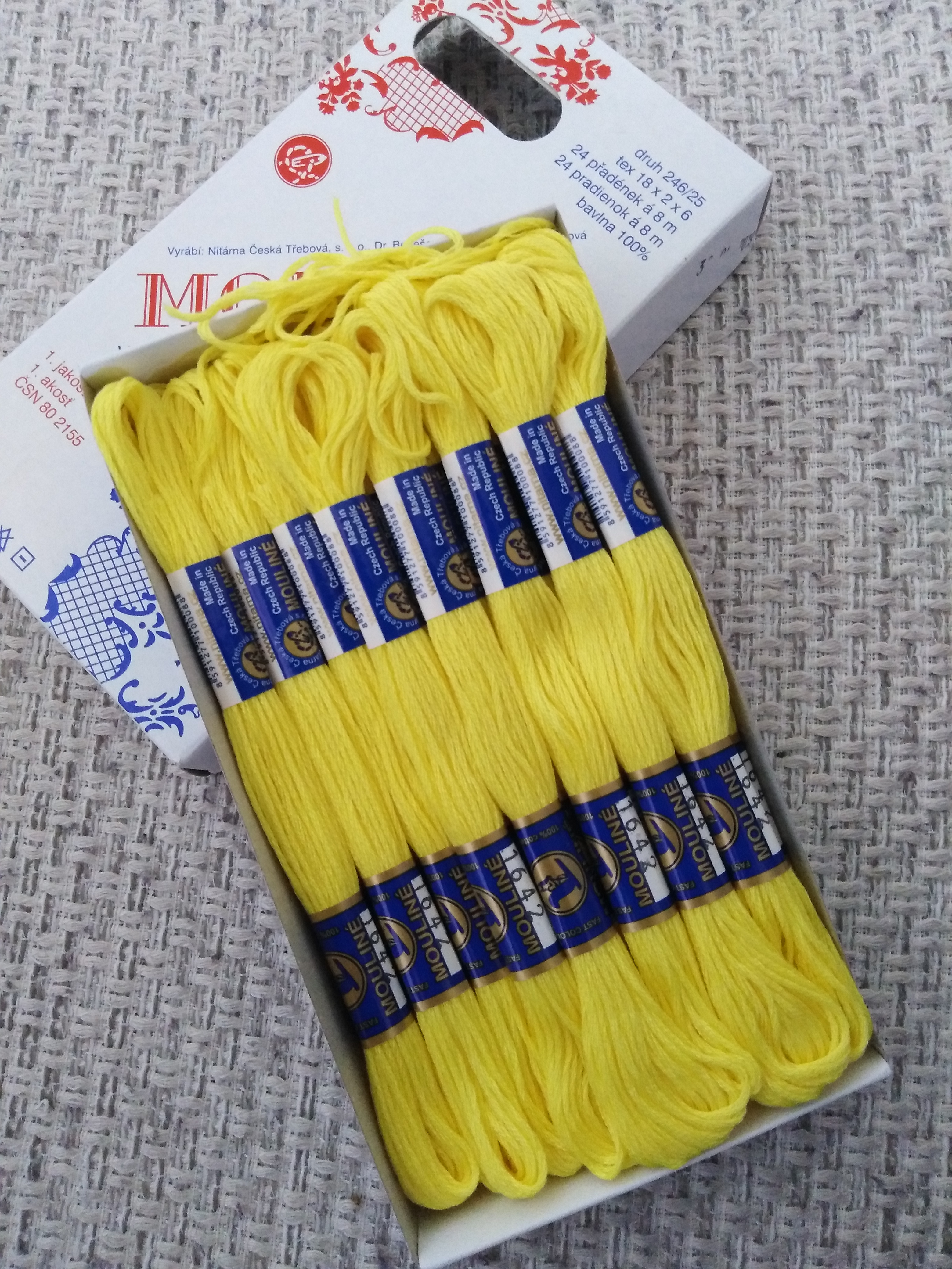 Příze na vyšívání Mouline oranžovožlutá 1642