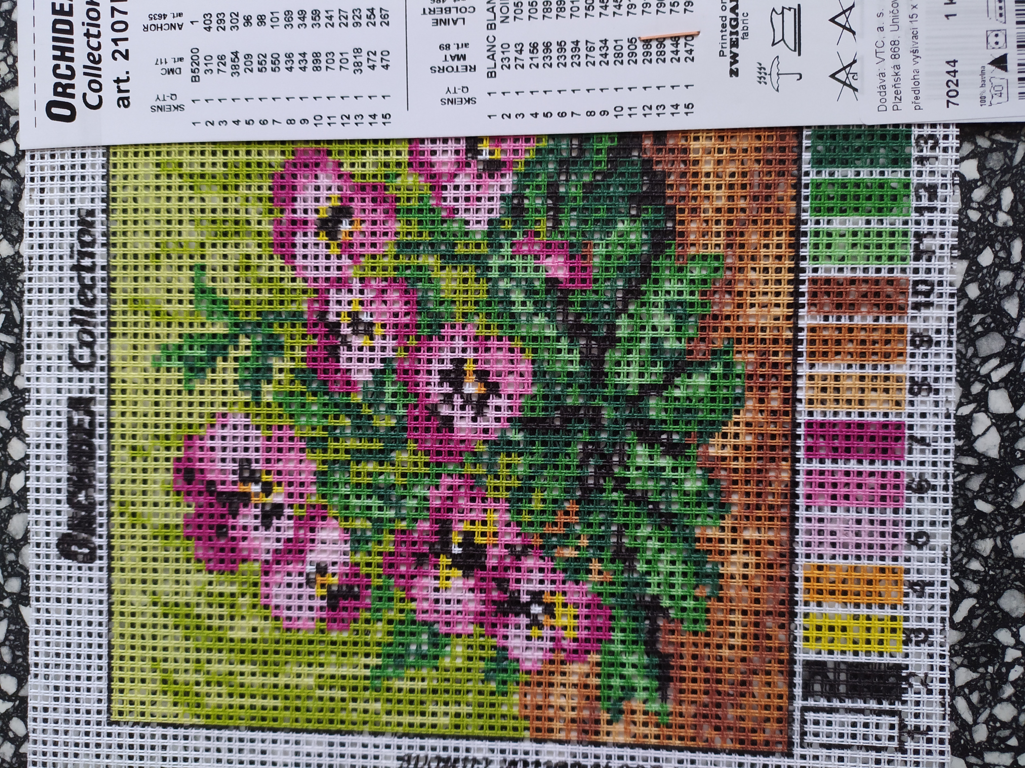 Předloha na vyšívání 15 x 15 cm květiny 1