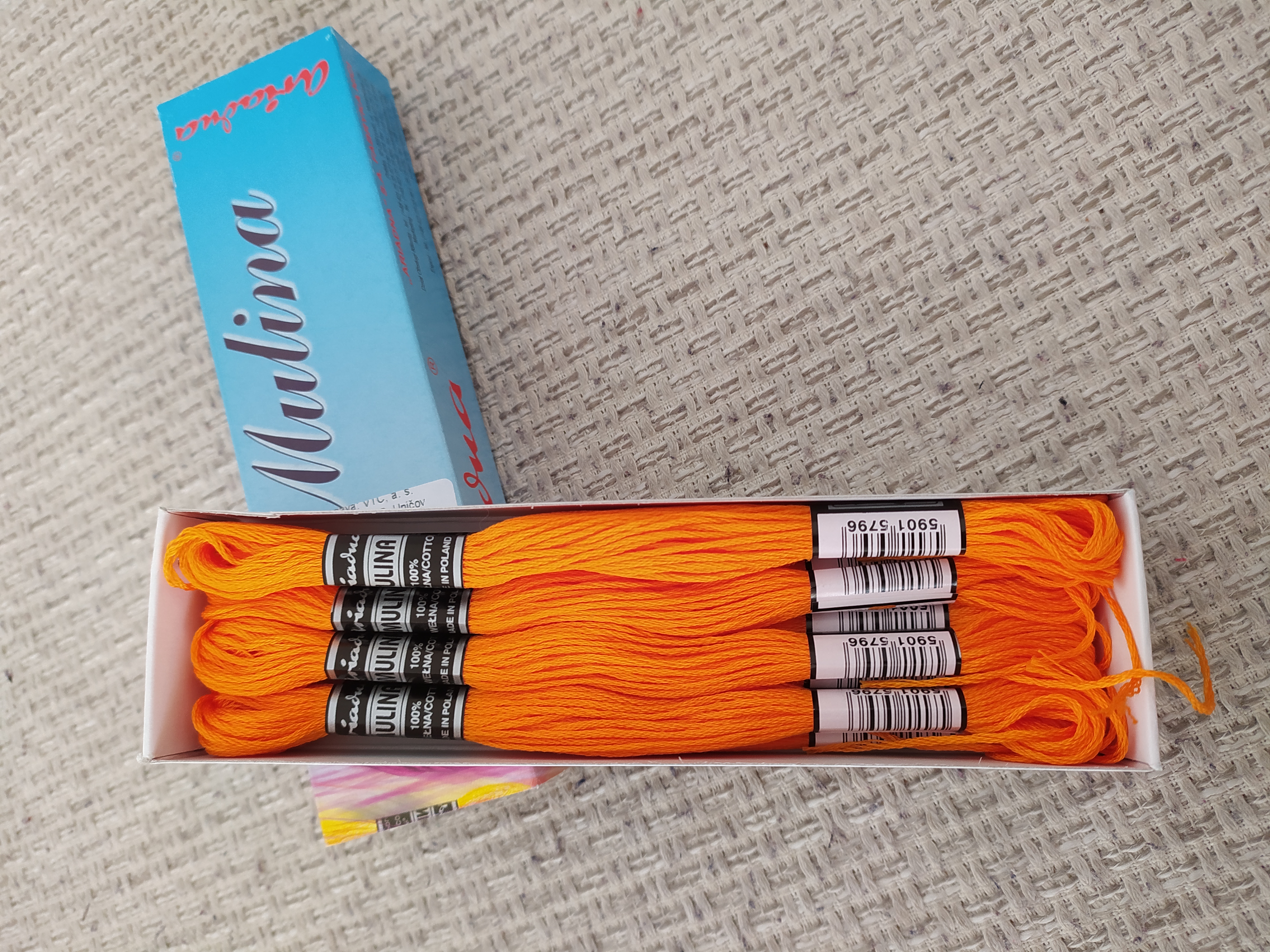 Příze na vyšívání Mulina - Ariadna tmavě oranžová 1517