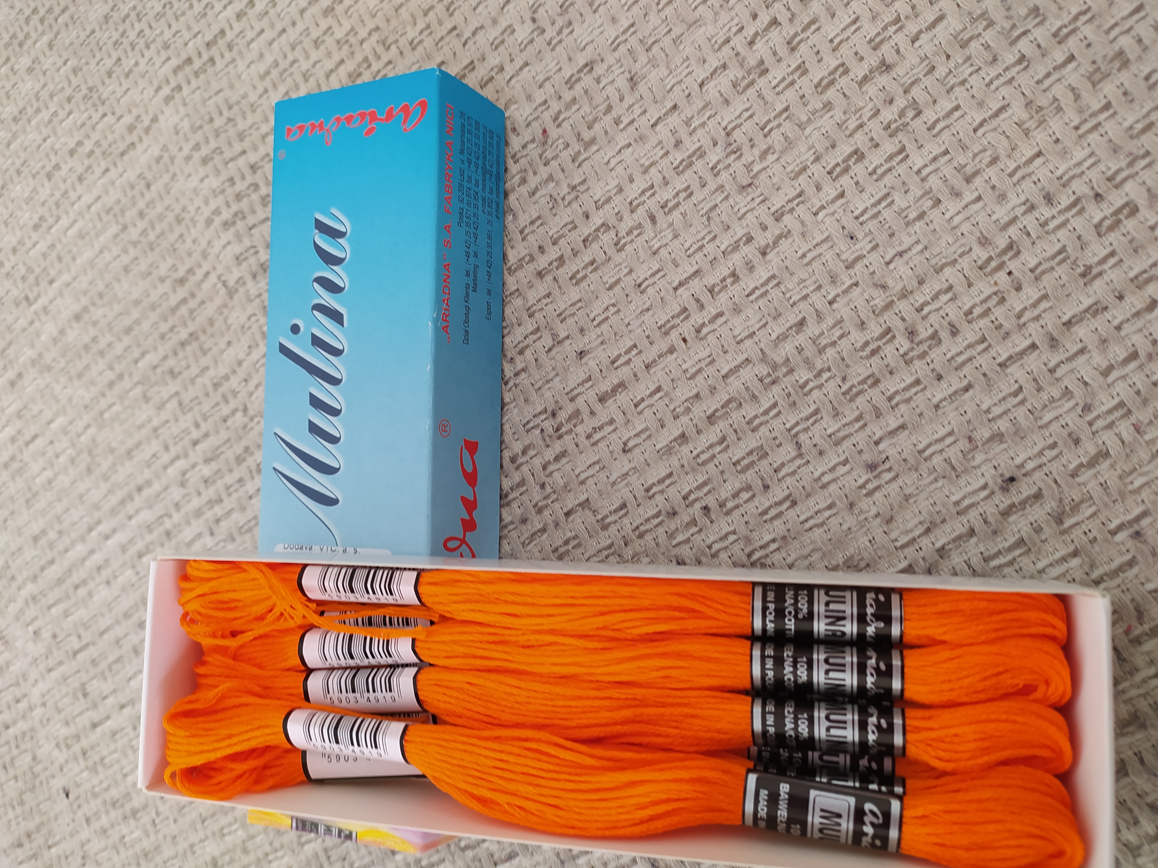 Příze na vyšívání Mulina - Ariadna sytě oranžová 1523