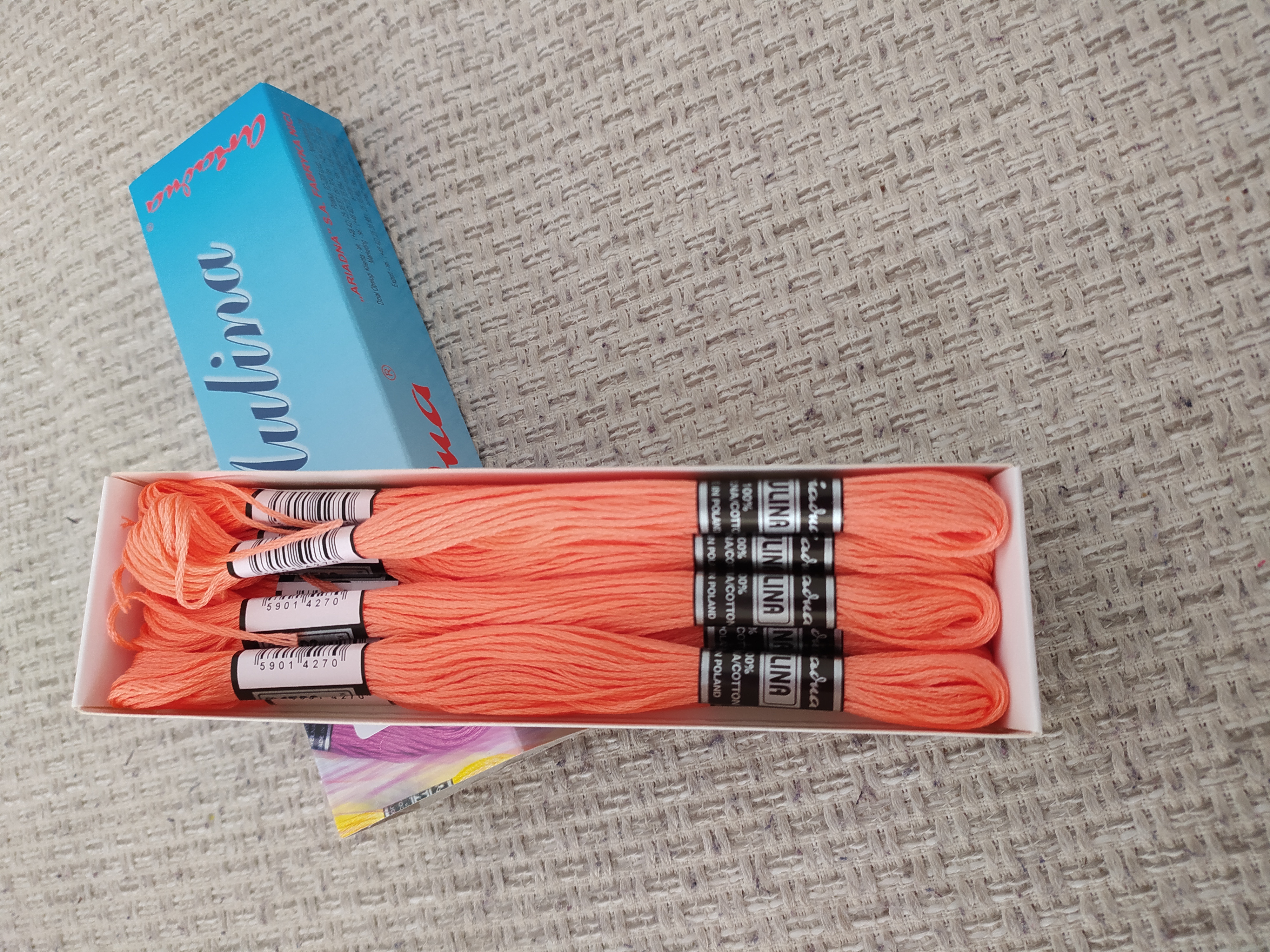 Příze na vyšívání Mulina - Ariadna lososová 1538