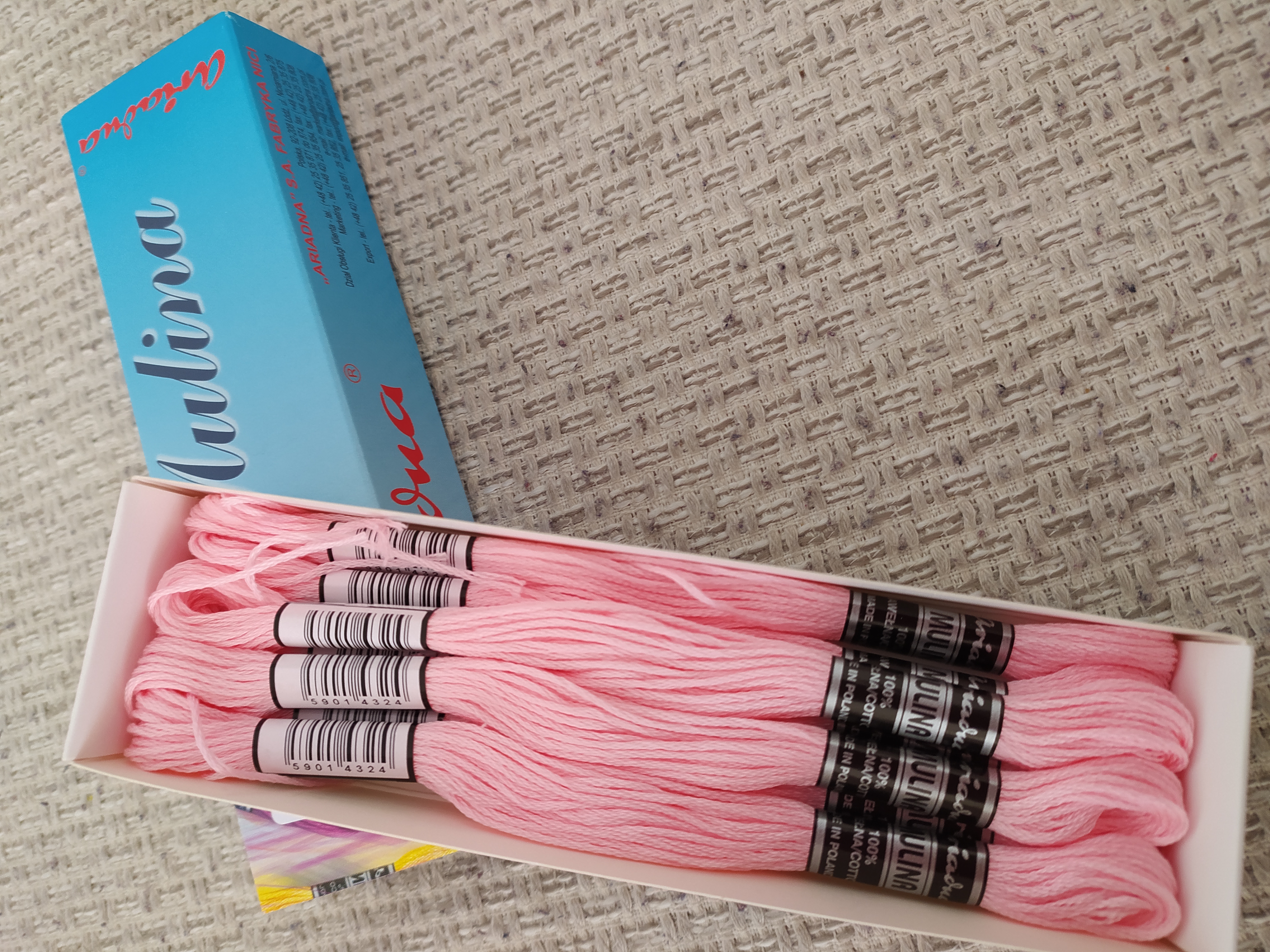 Příze na vyšívání Mulina - Ariadna bledě růžová 1543