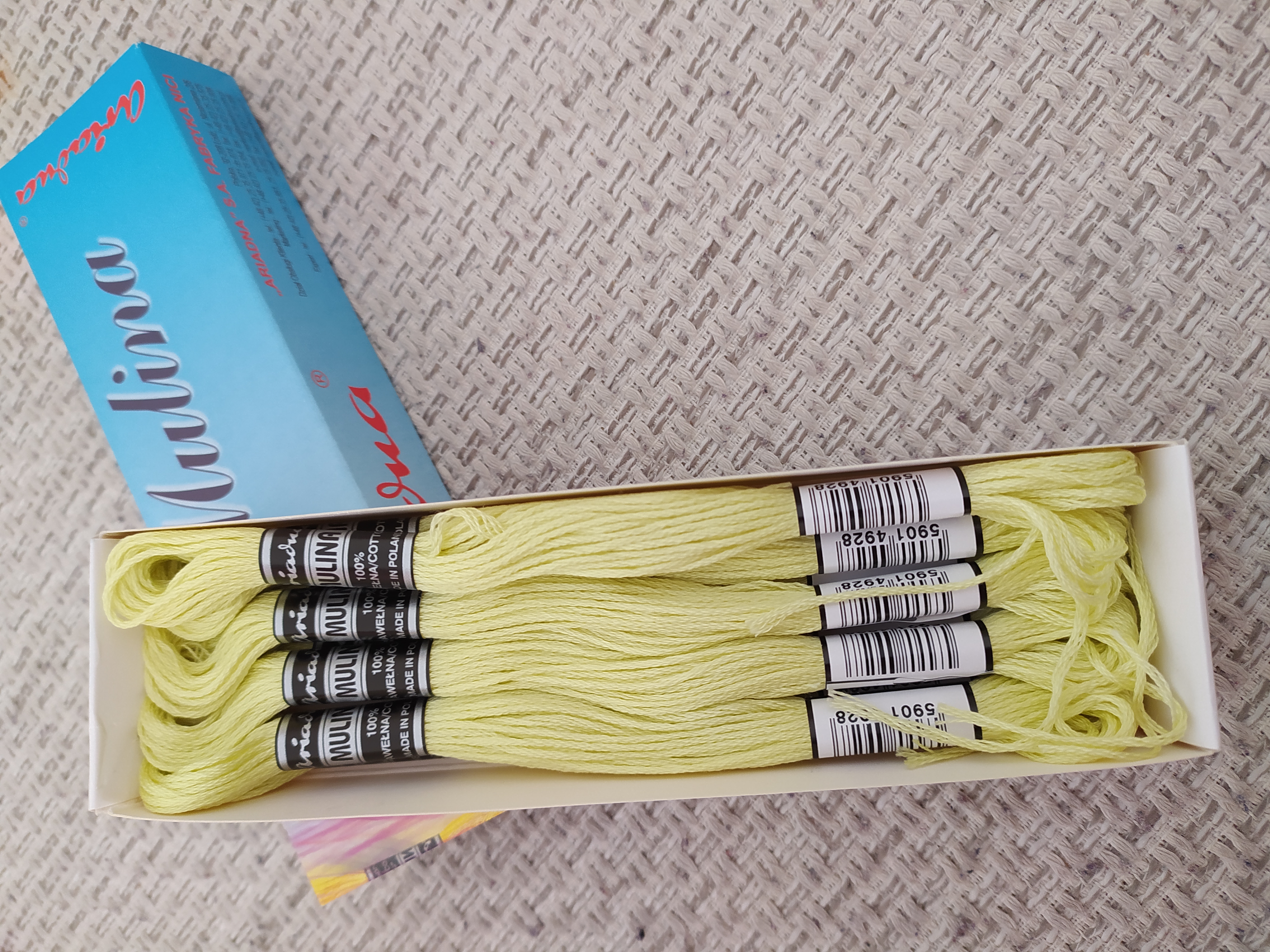 Příze na vyšívání Mulina - Ariadna světle žlutozelená 1695