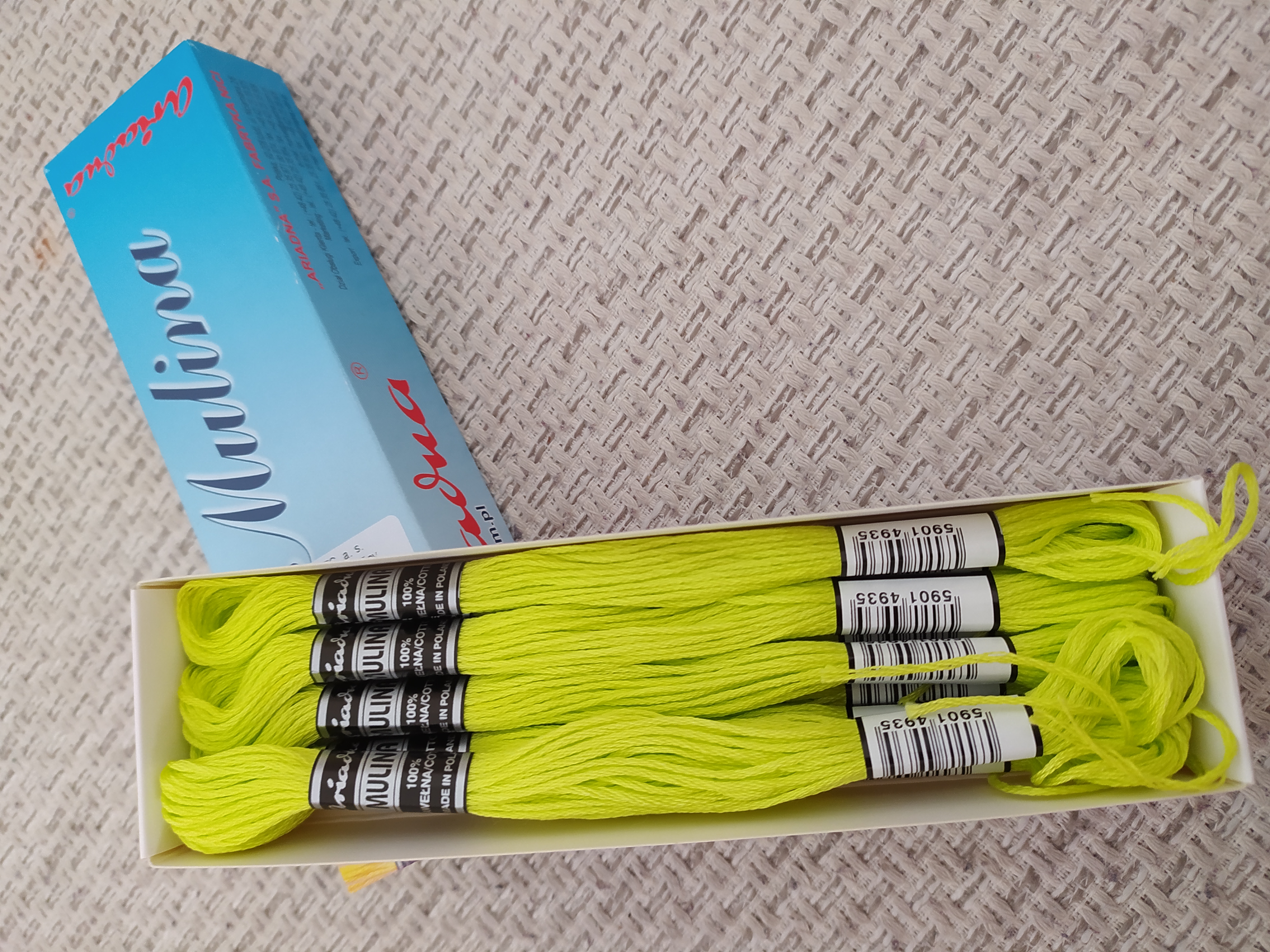 Příze na vyšívání Mulina - Ariadna žlutozelená 1696