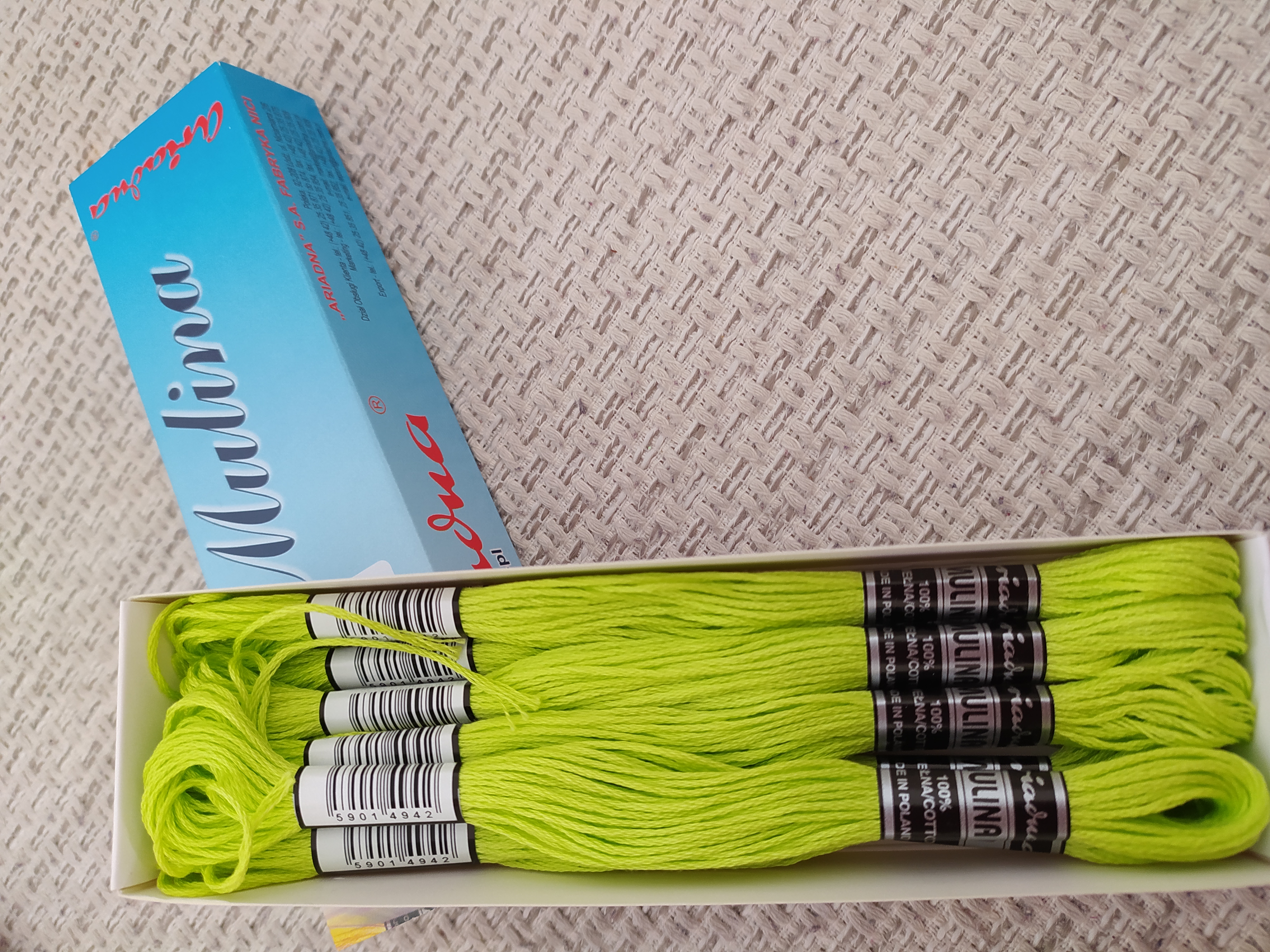 Příze na vyšívání Mulina - Ariadna ostrá žlutozelená 1697