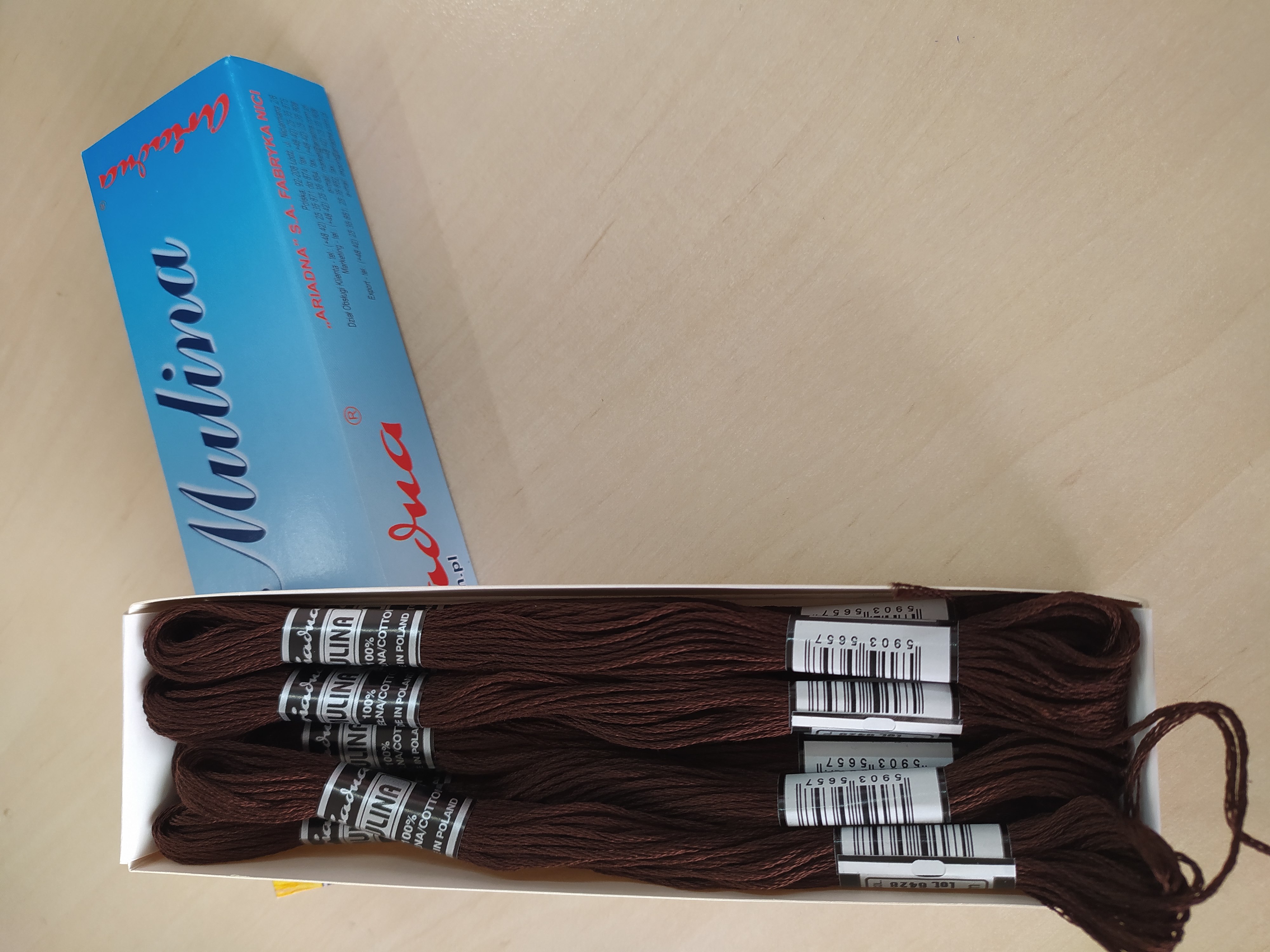 Příze na vyšívání Mulina - Ariadna temně hnědá 1733