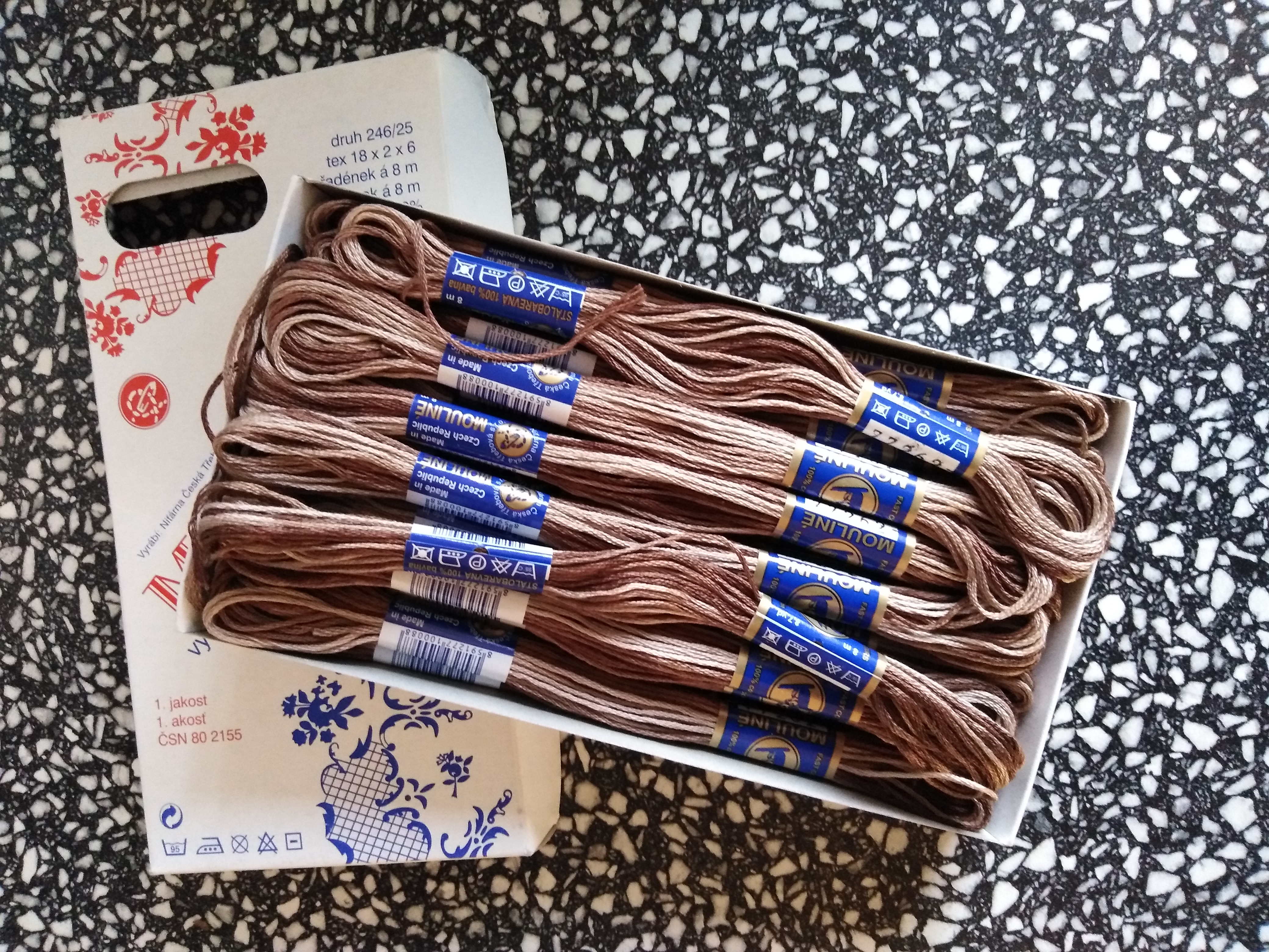 Příze na vyšívání Mouline Ombré čokoládová 77262