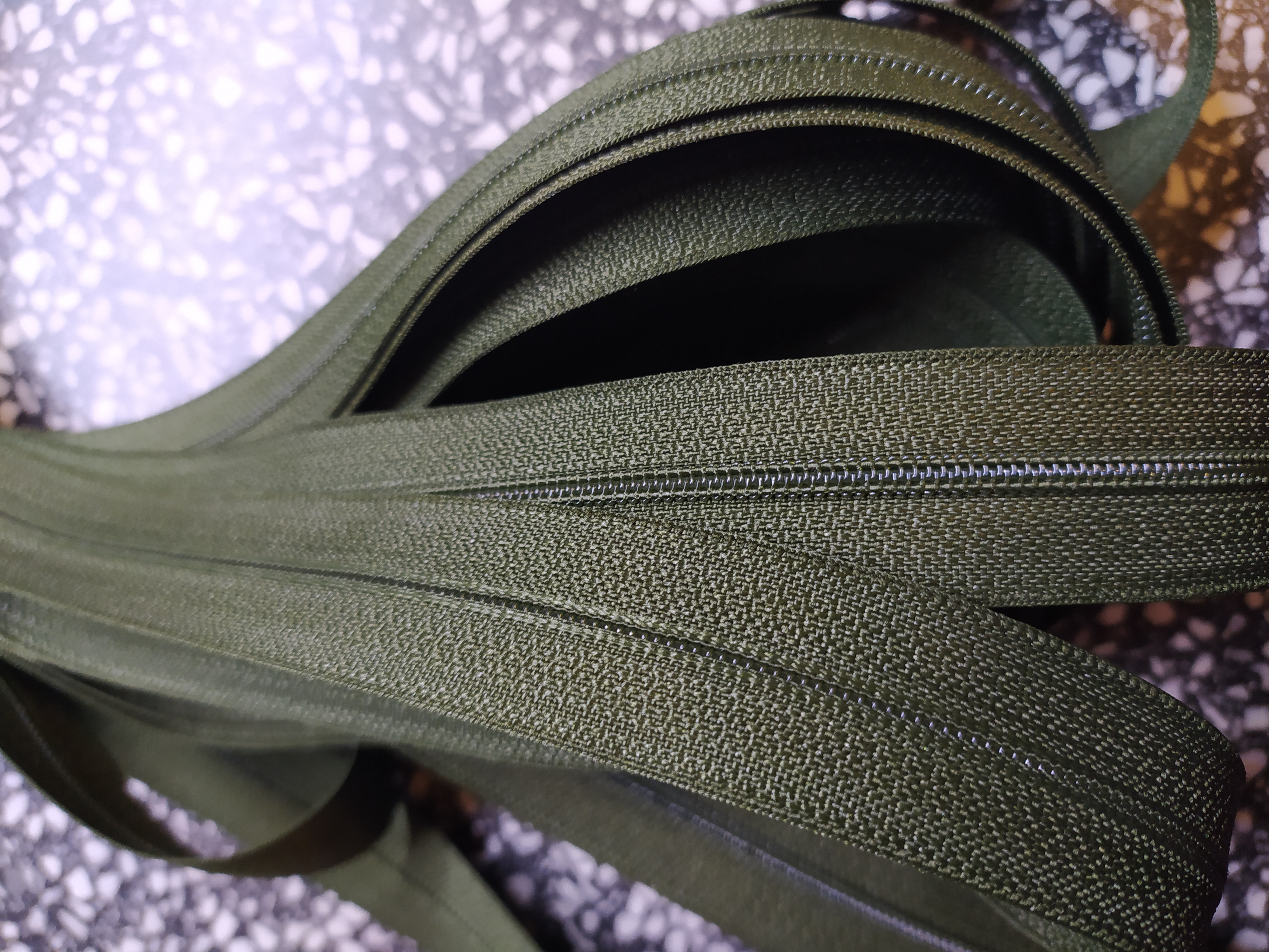 Zdrhovadlový pás - nekonečný zip WS0 3 mm tmavá khaki