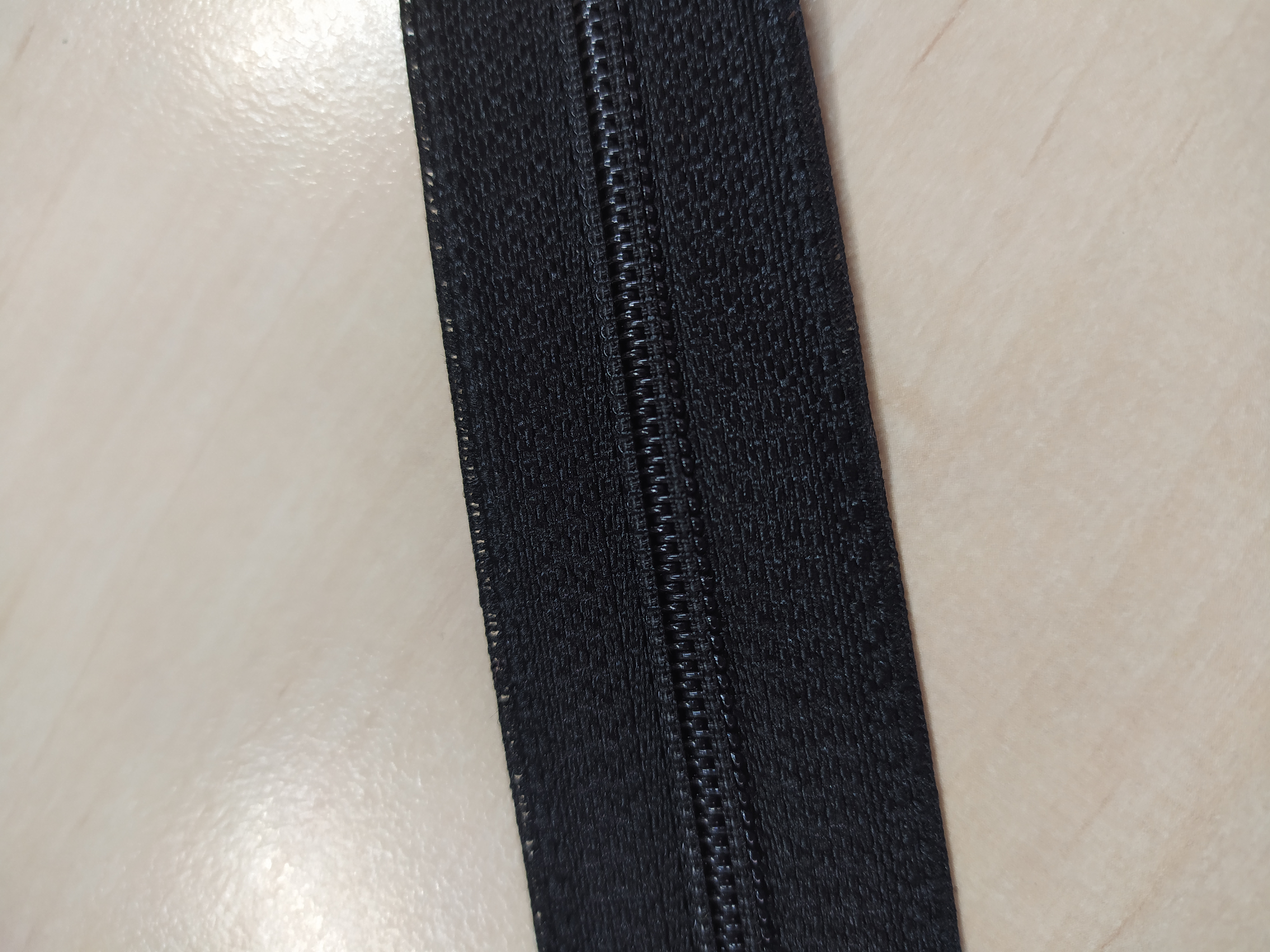 Zdrhovadlový pás - nekonečný zip WS10 6 mm černý