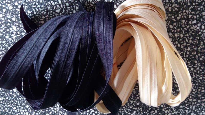 Zdrhovadlový pás - nekonečný zip WS0 3 mm světle krémový