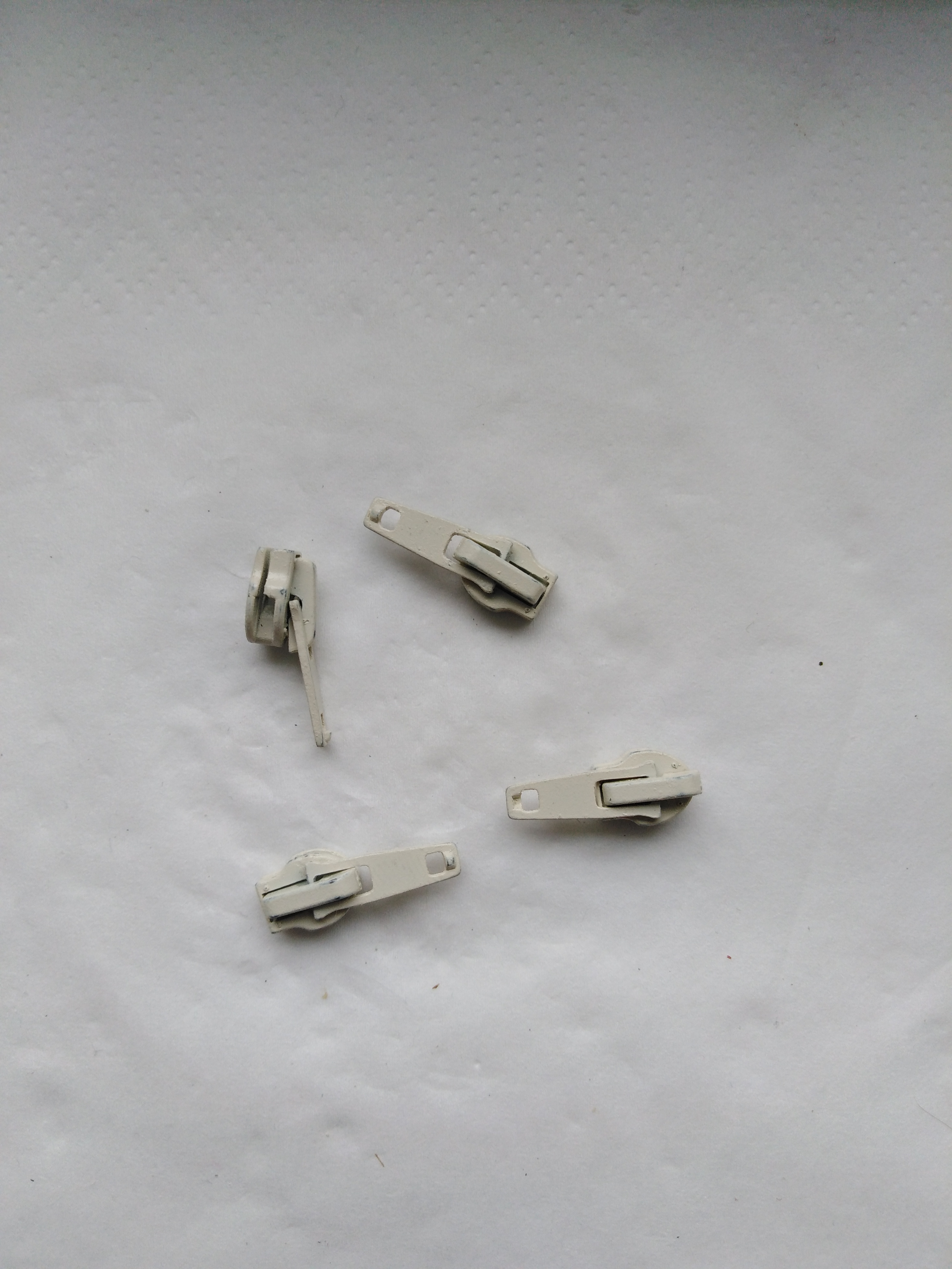 Jezdec k zipům WS0 aretační lakovaný světle krémový