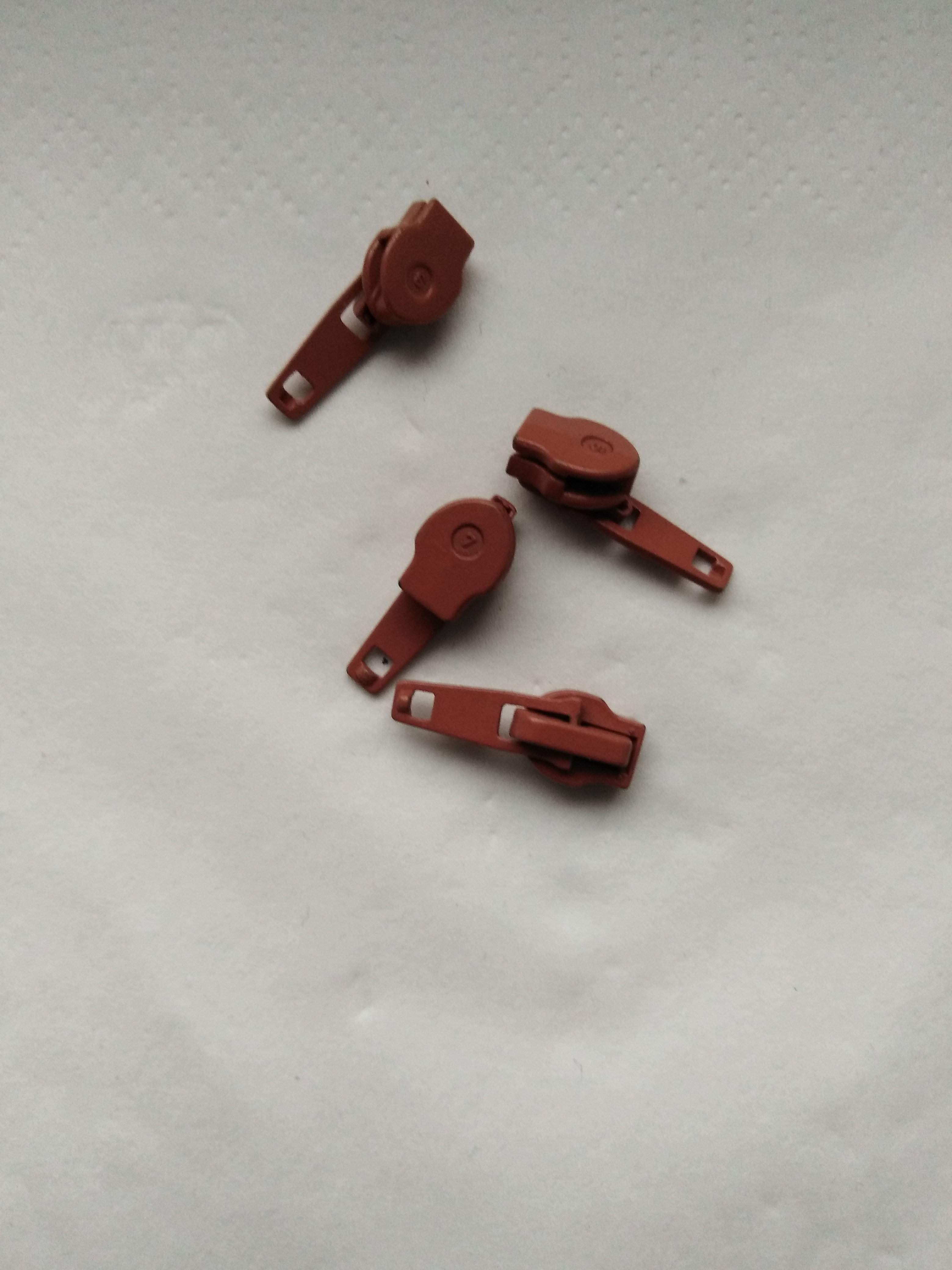 Jezdec k zipům WS0 aretační lakovaný tmavě rezavý